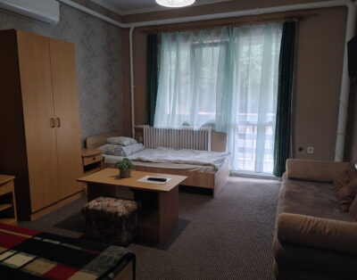 Erdőre néző erkélyes 6 fős apartman 2 hálótérrel